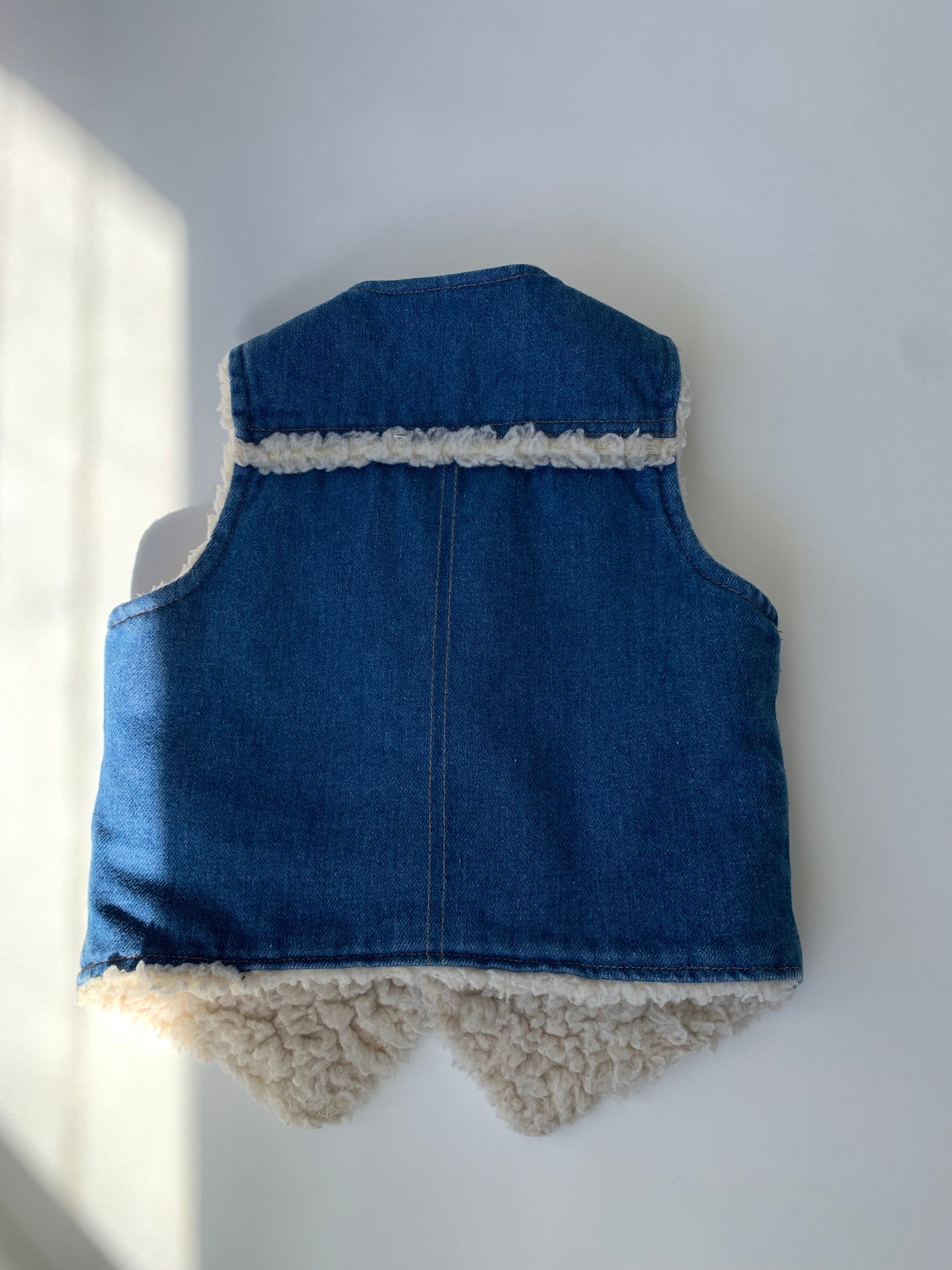 Levi’s boa vest / 18-24m, 2-3Y