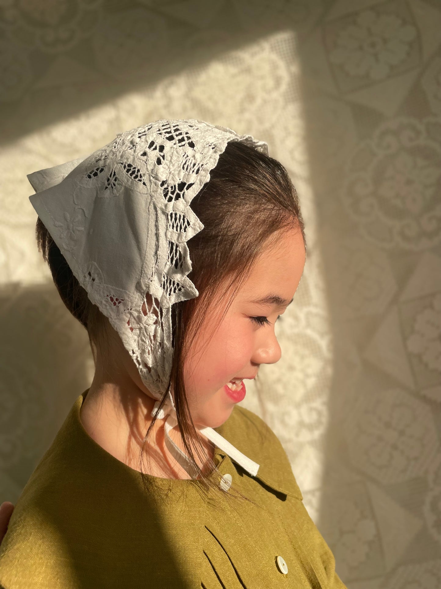 Girls Vintage Lace Headscarf