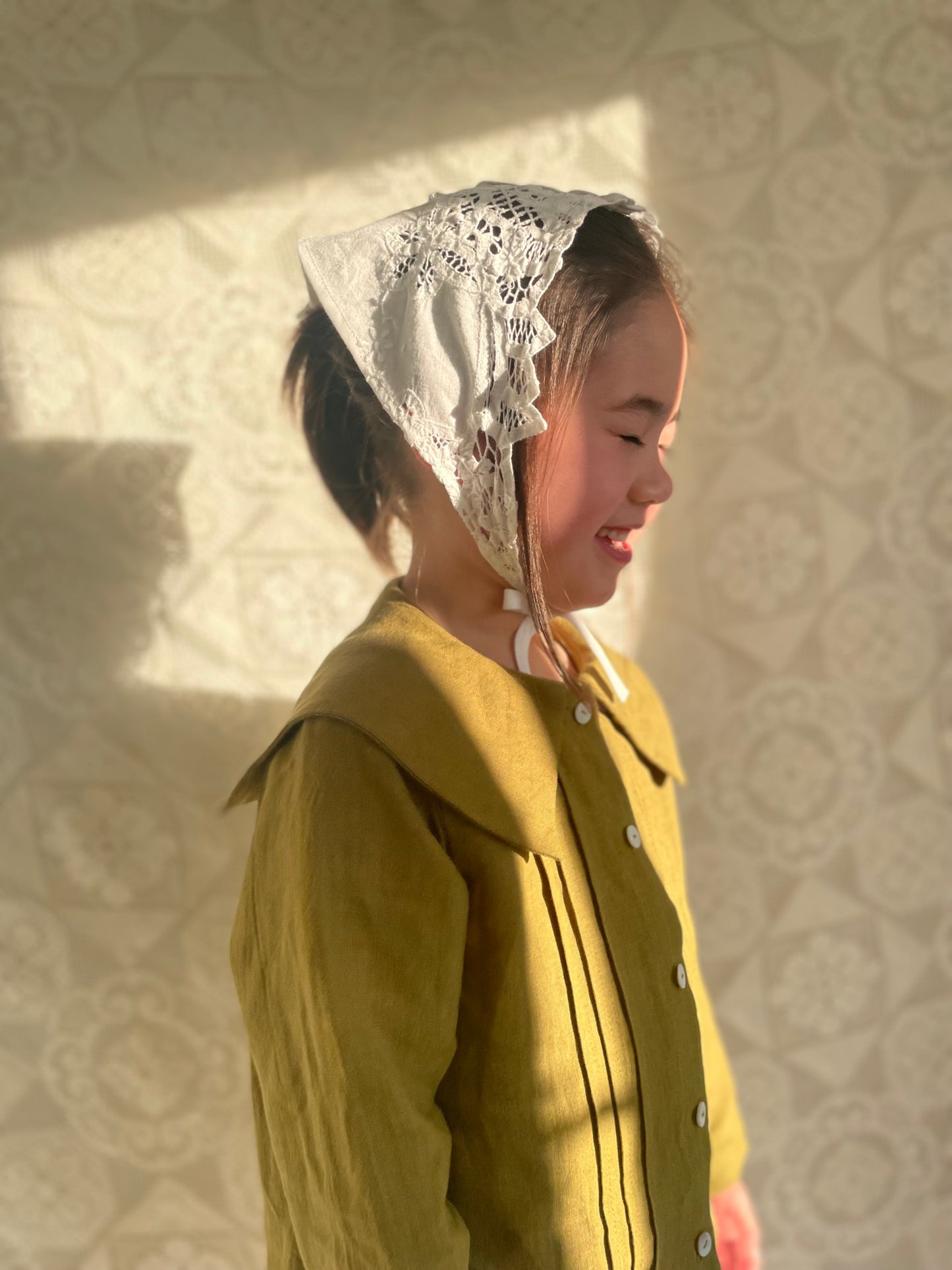 Girls Vintage Lace Headscarf